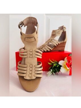 FRANCO SARTO ~ Tan Leather Sandals w/Wood Grain 2.75 Inch Heel size 6.5